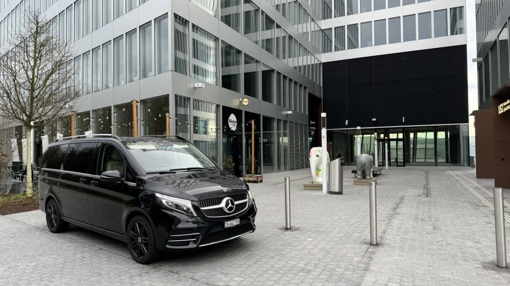 Mercedes-Benz V-300 Extra Long 4Matic Zurich Airport Transfers 2024